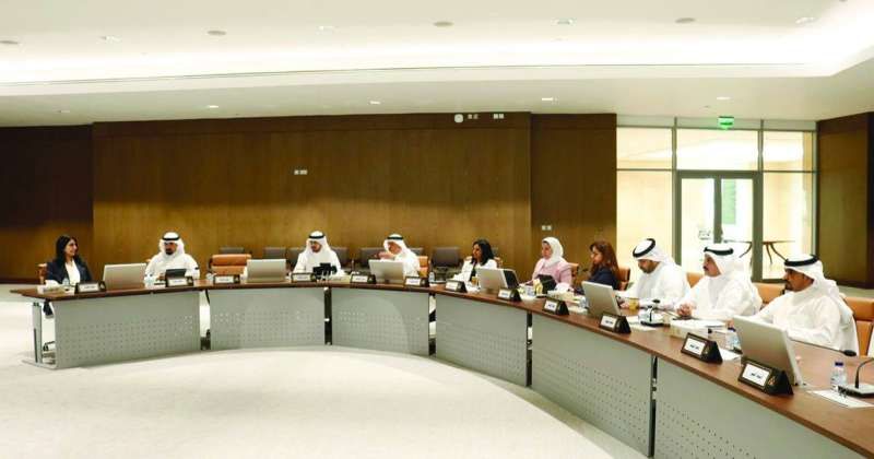 جانب من اجتماع اللجنة المشتركة بين اللجنتين «الفنية» و«المالية والقانونية» في المجلس البلدي