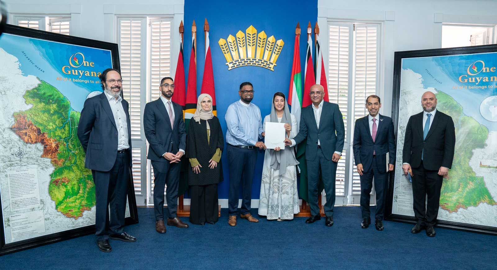 برسالة خطية.. رئيس الدولة يدعو رئيس غويانا إلى حضور COP28