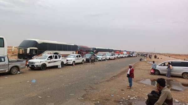 عالقون في منفذ الوديعة.. حجاج يشكون عدم منحهم تأشيرة دخول إلى السعودية 