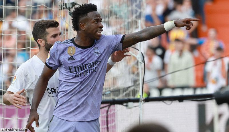 «فيفا» يحارب بفينيسيوس