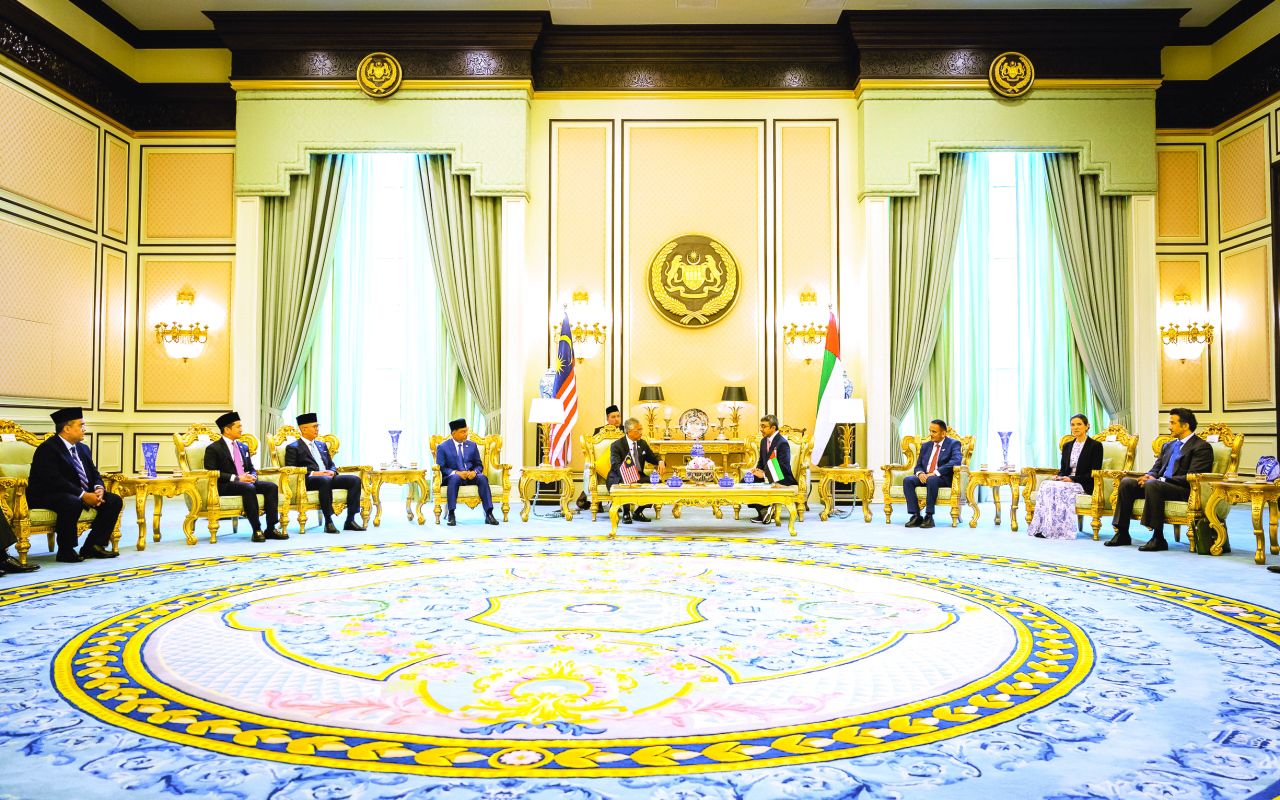 عبدالله بن زايد: علاقات صداقة متميزة تجمع الإمارات وماليزيا