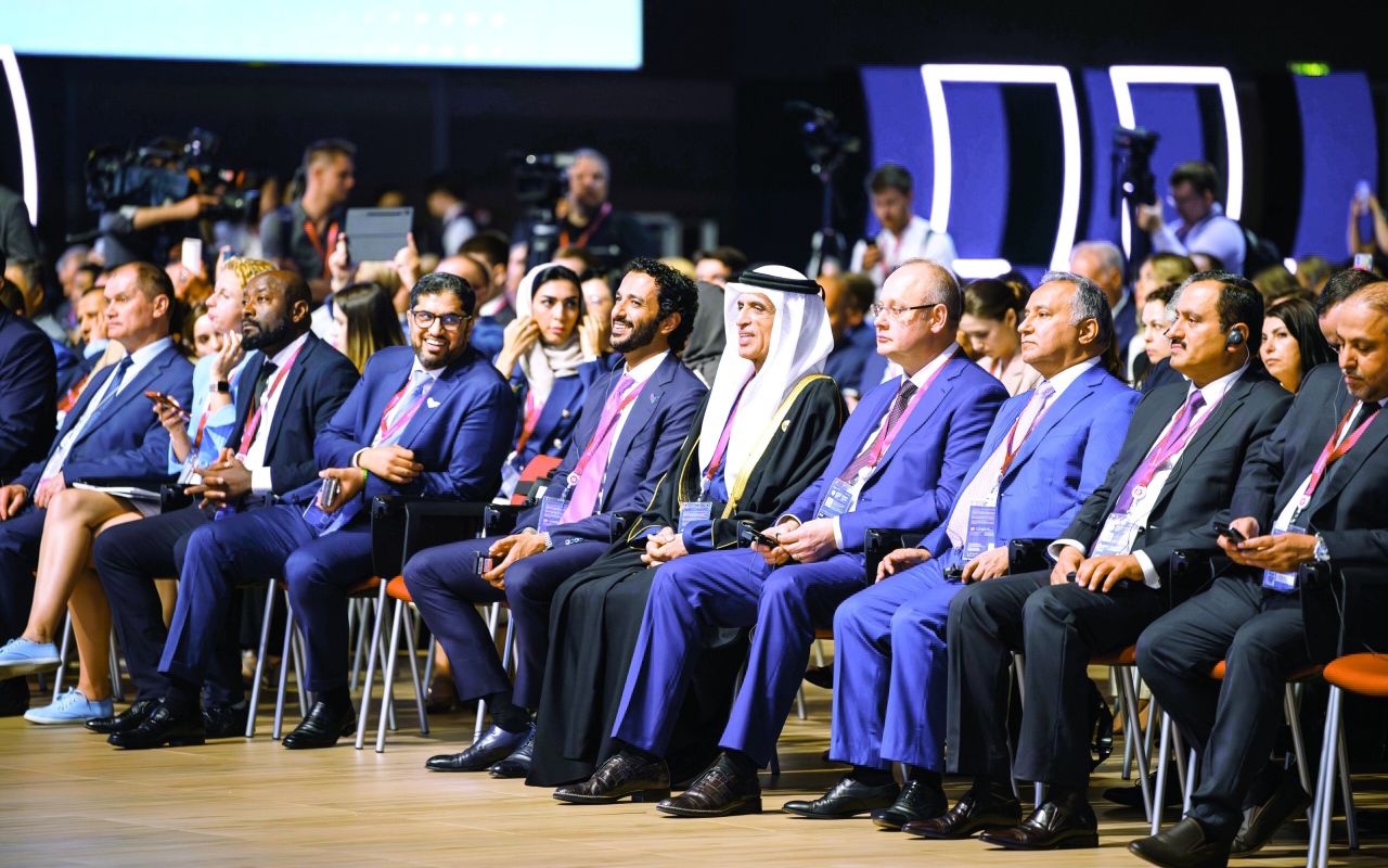 سعود بن صقر: الإمارات حريصة على تعزيز التعاون الاقتصادي مع دول العالم