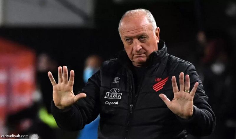 أتلتيكو مينيرو يُعيد سكولاري إلى التدريب