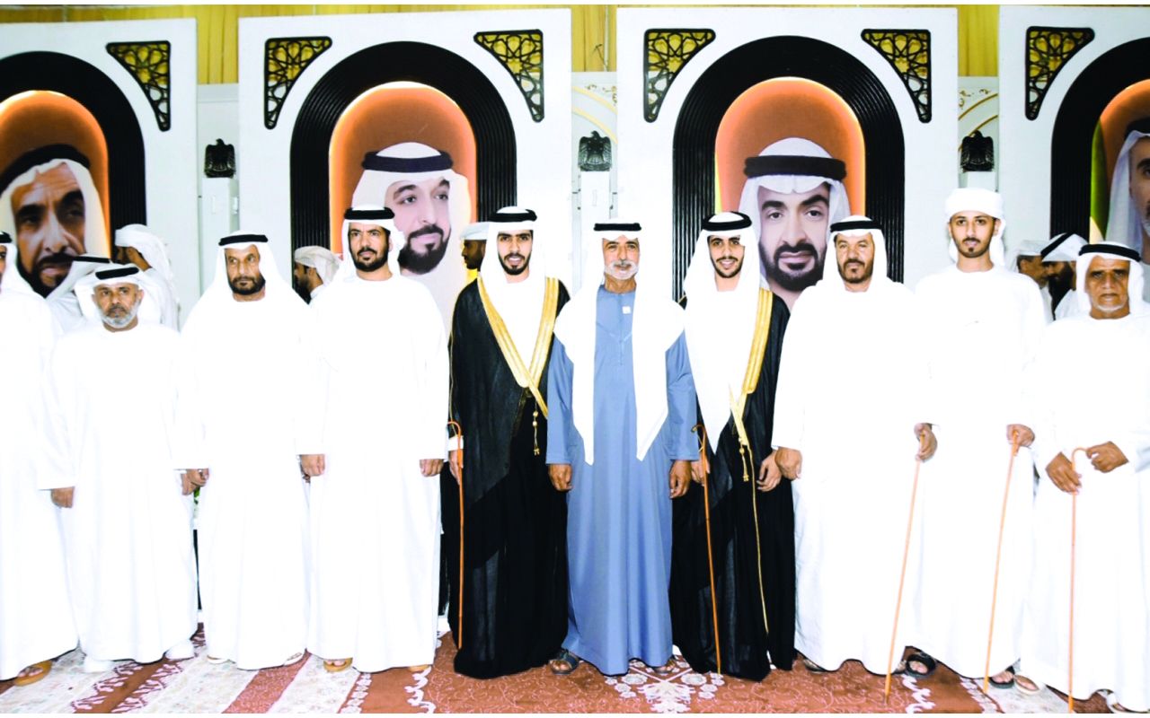 نهيان بن مبارك يحضر أفراح العفاري بالعين