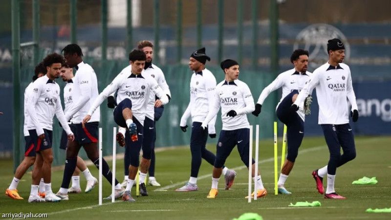 باريس يواصل البحث عن مدرب جديد