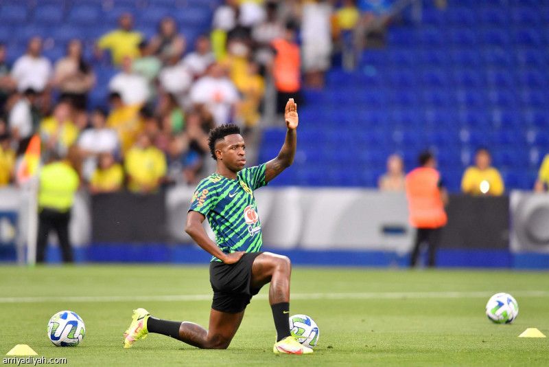 فينيسيوس يشتكي تعرض مستشاره لـ«العنصرية»