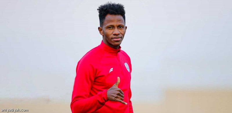 إعارة آدم تنتهي.. أبها يطلب التمديد