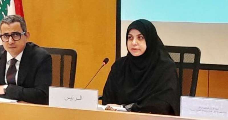 وكيلة وزارة الكهرباء والماء بالإنابة مها العسعوسي خلال ترؤسها لجنة الموارد المائية في «إسكوا»