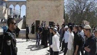 عشرات المستوطنين يقتحمون “الأقصى” بحماية شرطة الاحتلال الإسرائيلي