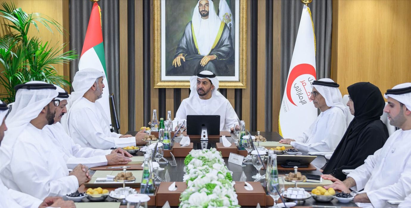 حمدان بن زايد يترأَّس اجتماع مجلس إدارة هيئة الهلال الأحمر