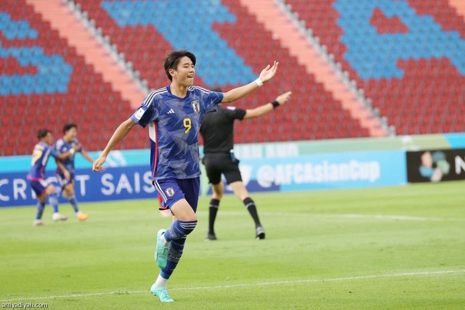 رباعية تواصل عادات اليابان