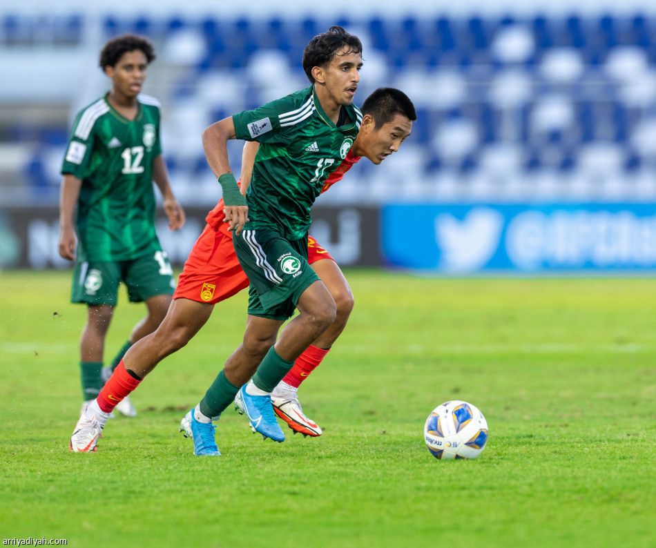 أخضر الناشئين يتصدر ويتجاوز الصين بثلاثية