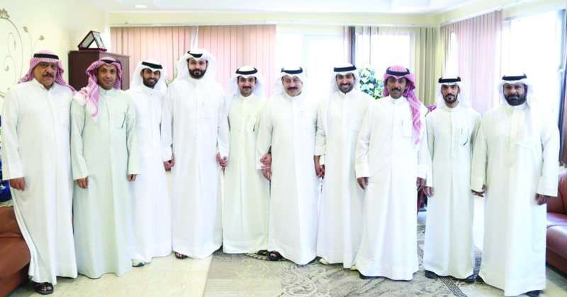 رئيس وأعضاء مجلس إدارة جمعية الجهراء التعاونية في لقطة جماعية