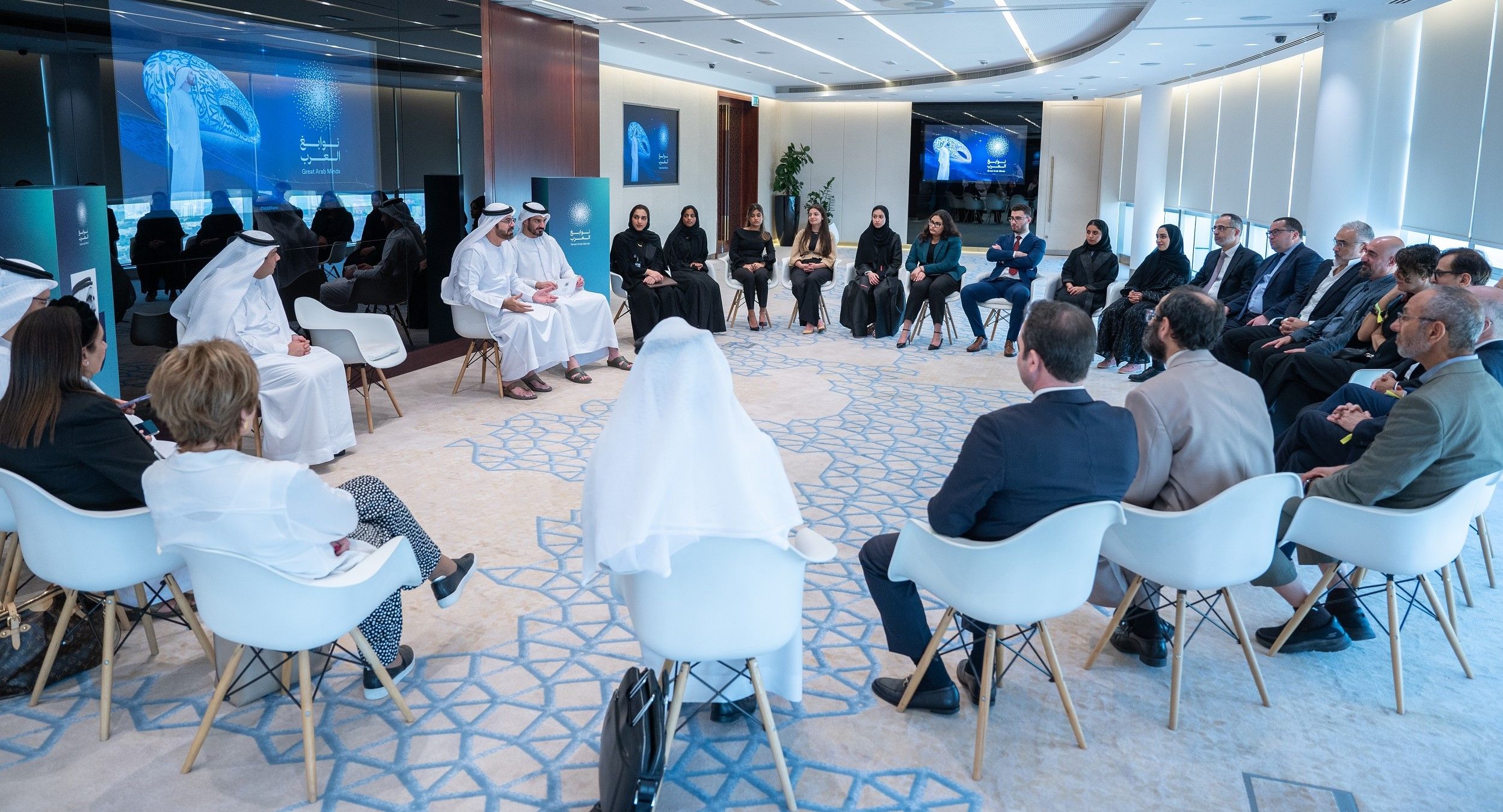 محمد القرقاوي: "نوابغ العرب" تجسد إيمان محمد بن راشد بالقدرات العربية وعقولها المبدعة