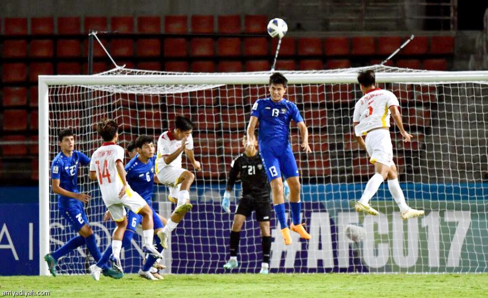 الأخضر يغير مقر السكن