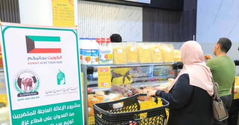 توزيع قسائم شرائية للمتضررين من العدوان الإسرائيلي.. بدعم كويتي
