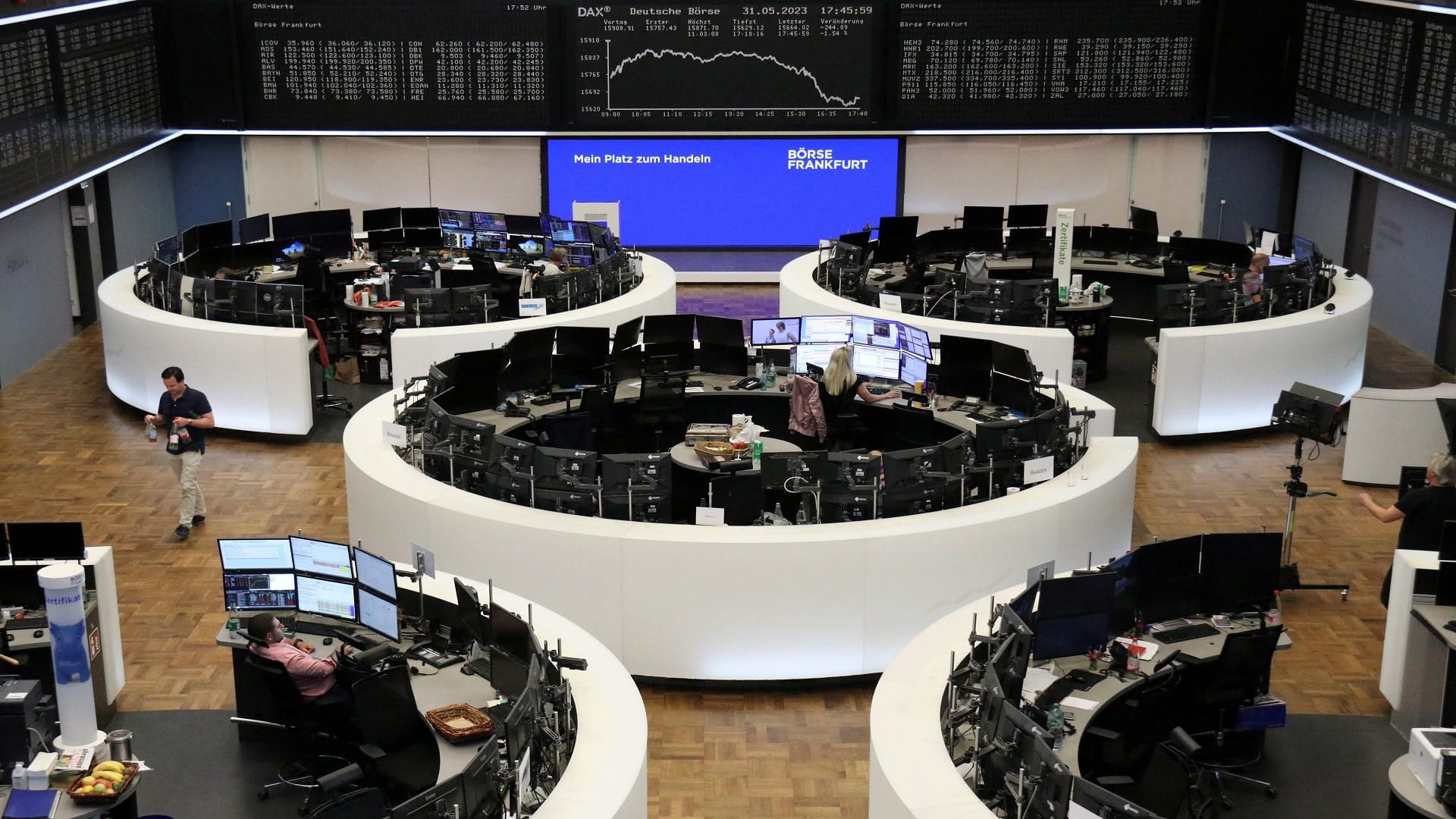 الأسهم الأوروبية تسجل أسوأ أداء أسبوعي في 3 شهور