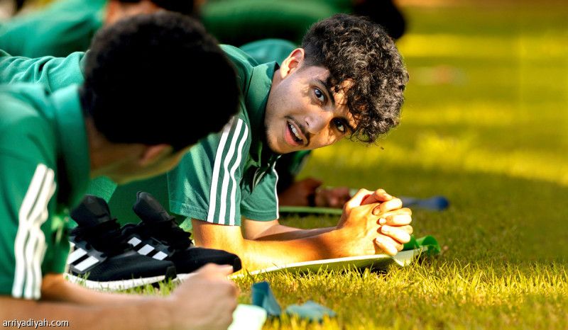 الأخضر يغير مقر السكن