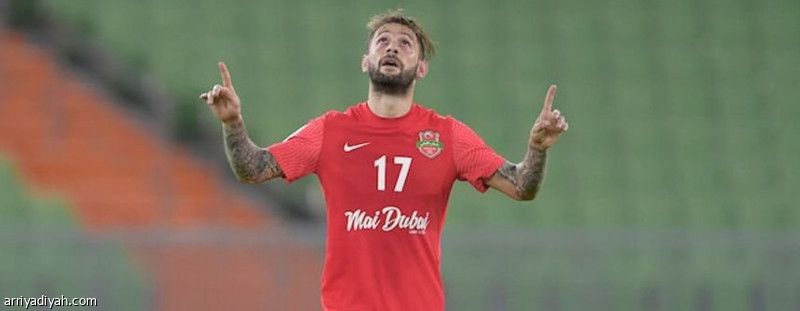 شباب الأهلي يمدد عقد كارتابيا