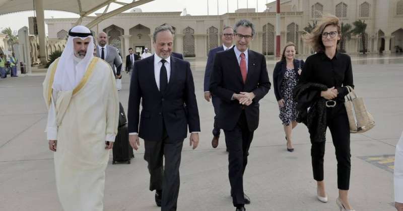 وزير الخارجية خلال مغادرته