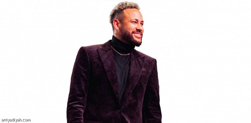 نيمار يتجاهل الأوامر.. ويحتفل بالبحيرة