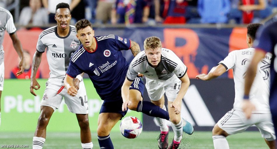 تورونتو يقيل برادلي