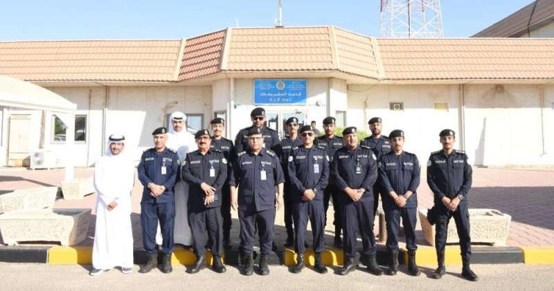 الفريق أنور عبداللطيف البرجس خلال الجولة التفقدية