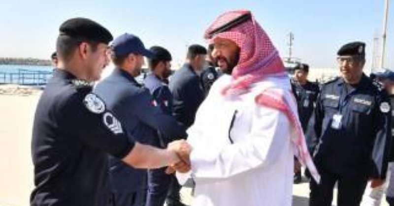 وزير الداخلية يتفقد جزيرة أم المرادم ومركز خيران الساحلي والمركز الحدودي