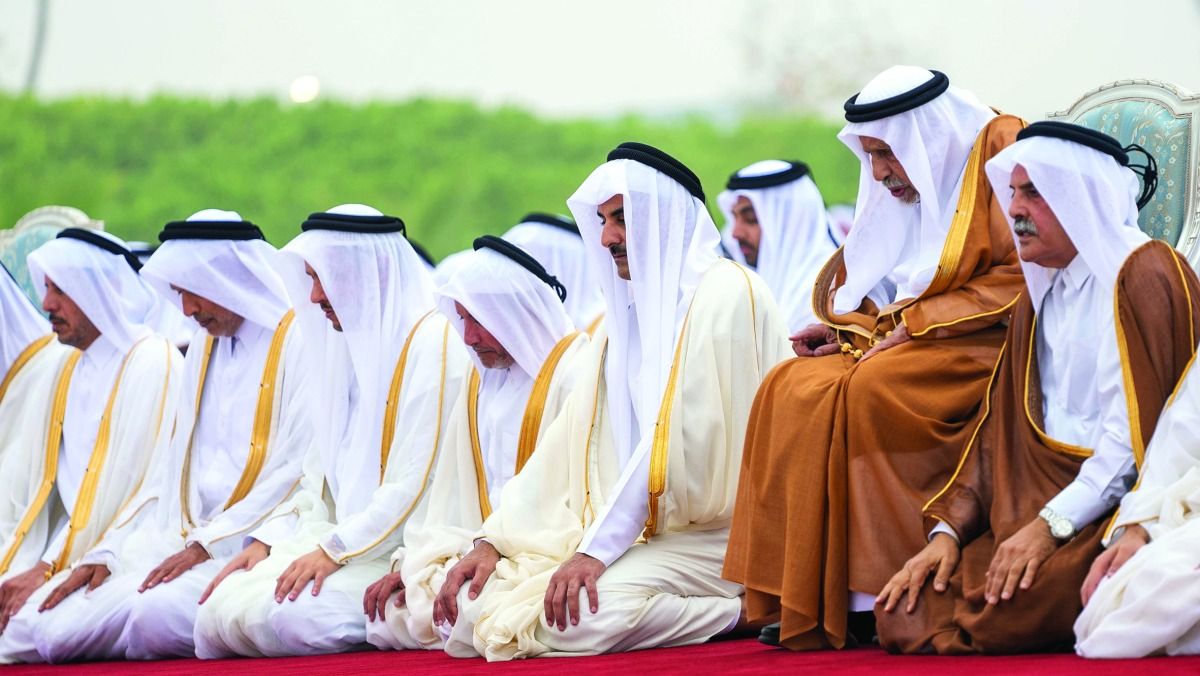 صاحب السمو يؤدي صلاة عيد الأضحى المبارك