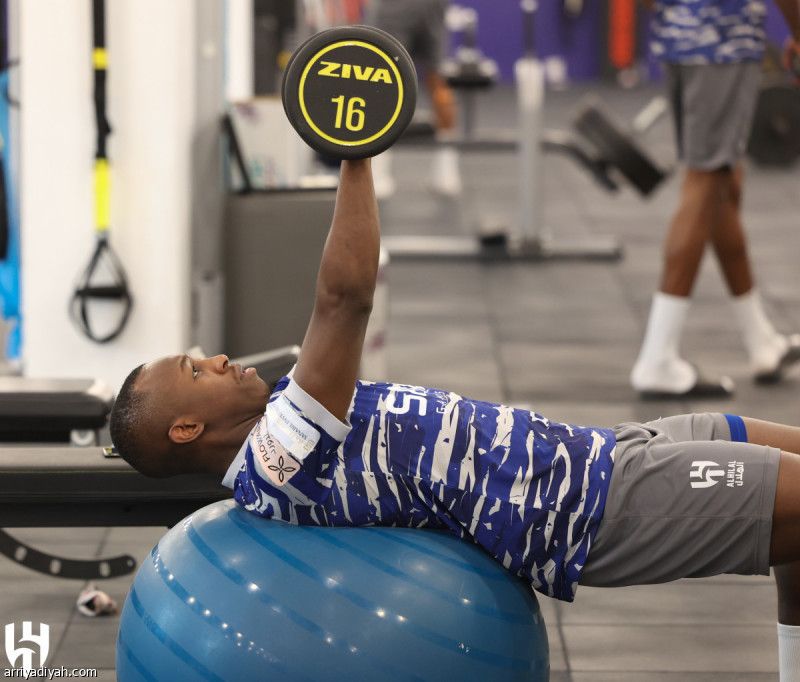 الحسيني يجهز الهلال قبل النمسا