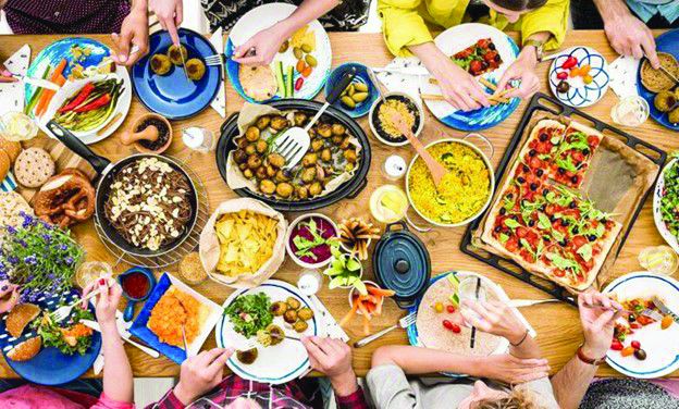 جواهر الشمري: الأطعمة سريعة التحضير تزيد اضطرابات الهضم في العيد