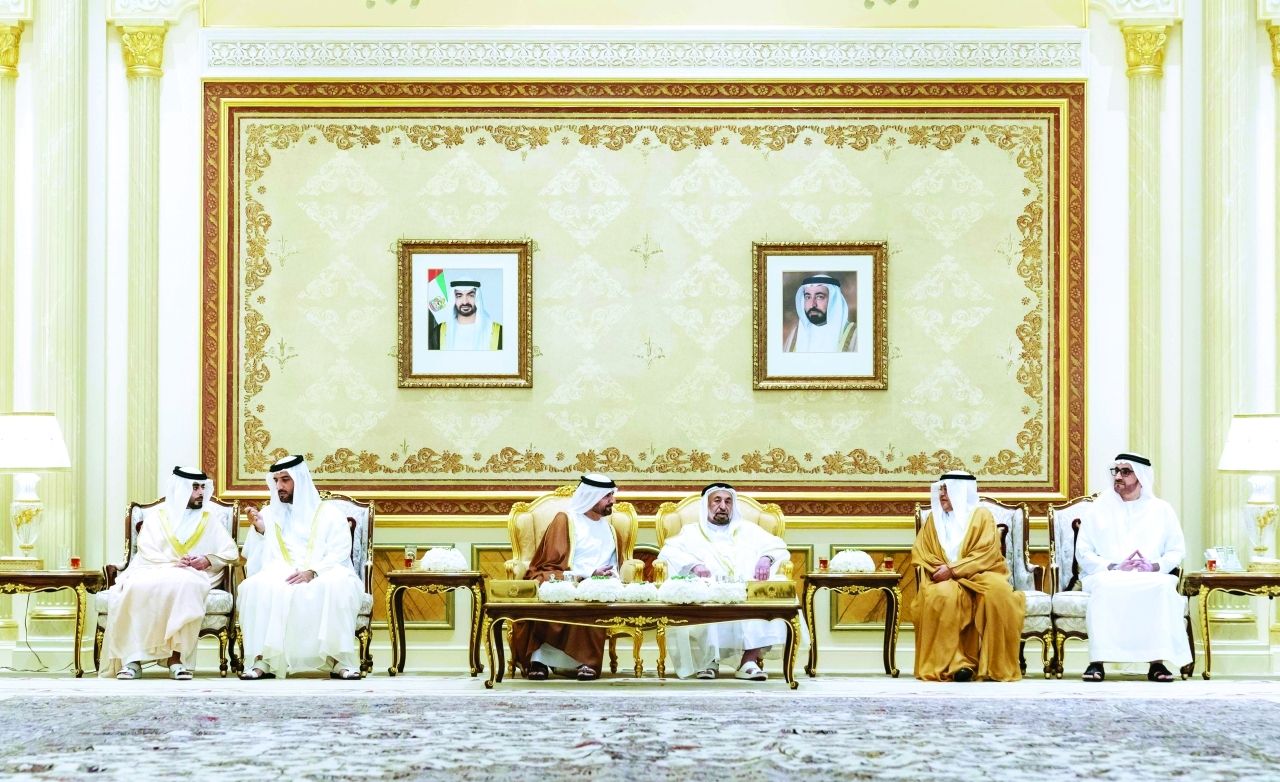 الحكام يواصلون استقبال المهنئين بالعيد