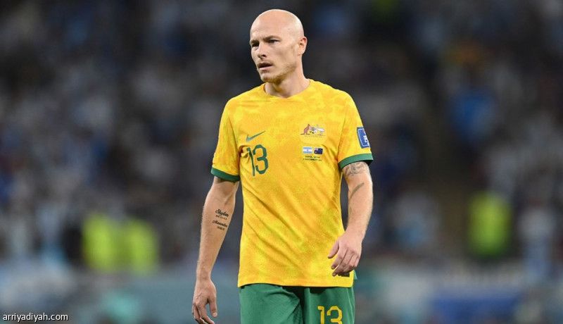 أرون موي يعلن اعتزاله كرة القدم