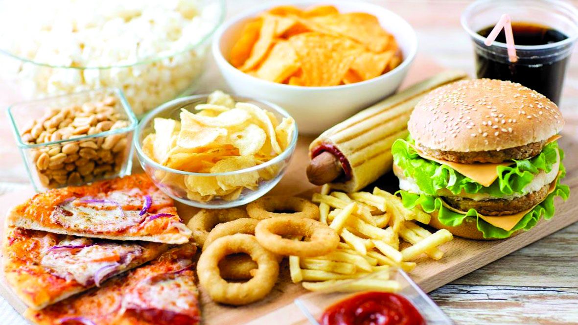 الرعاية تحذر: الإفراط في «الوجبات السريعة» سم قاتل
