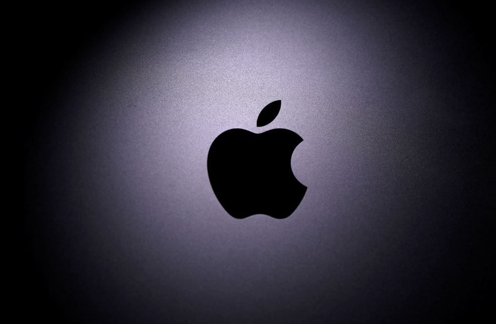 وول ستريت تفتح مرتفعة مع تجاوز القيمة السوقية لـ"أبل" 3 تريليونات دولار