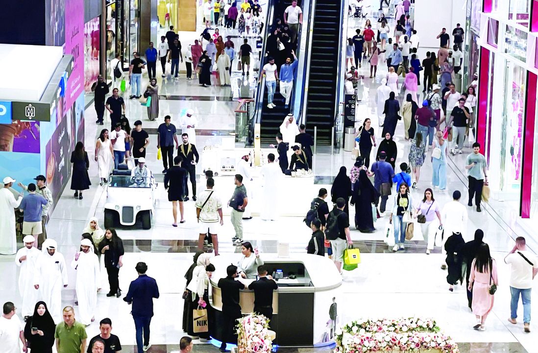 عرض الـ 12 ساعة يجذب الآلاف في «مفاجآت صيف دبي»