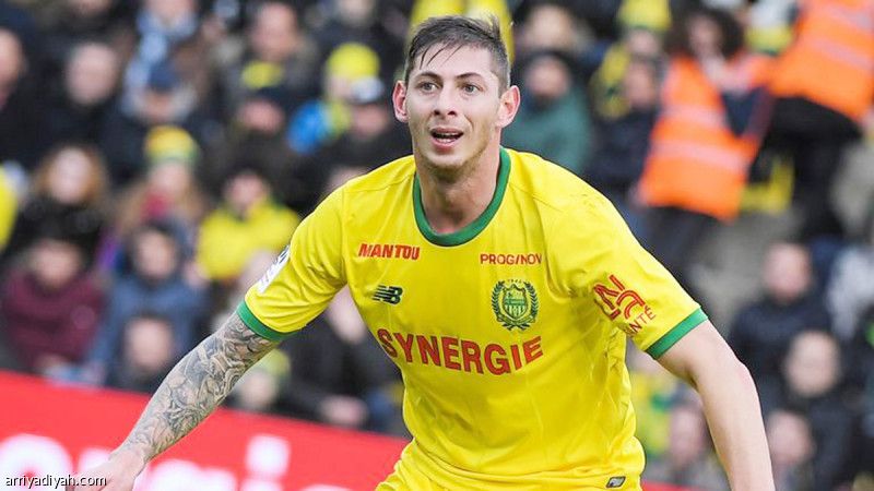 كارديف يكمل الصفقة