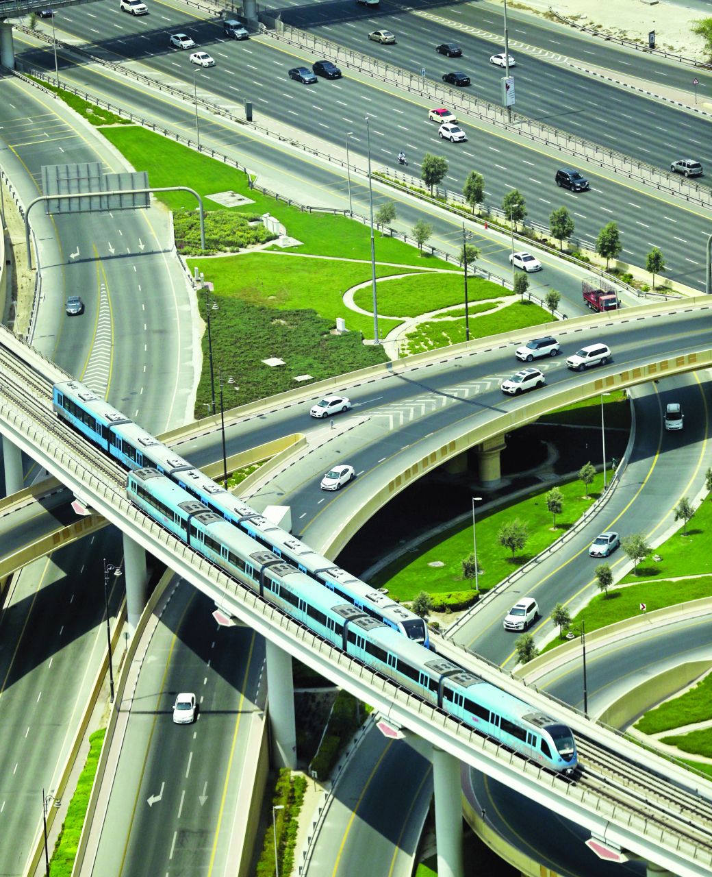 شبكة طرق دبي بنية ذكية وأنظمة رقمـــية متطورة