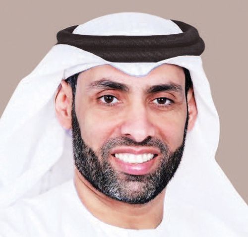 أطباء ومختصون يحذرون من الاستخدام العشوائي للحنّاء