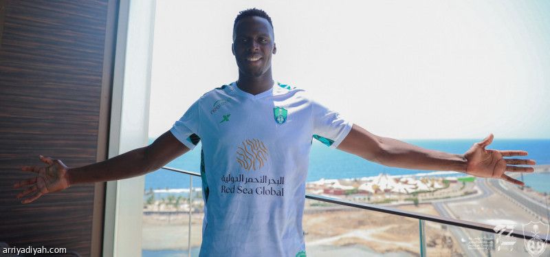 الأهلي يستثني ميندي