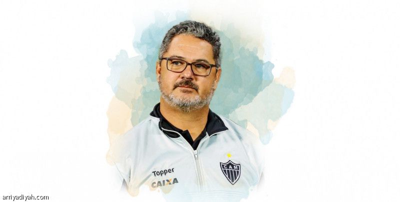 ميكالي.. صائد الميداليات