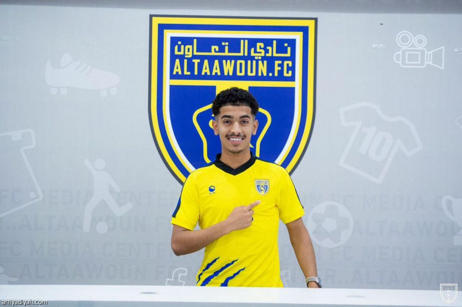 الحزم والتعاون يوقعان مع نجوم المدارس