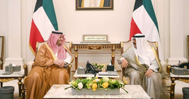 سمو ولي العهد يستقبل وزير الدولة عضو مجلس الوزراء السعودي الأمير تركي بن محمد