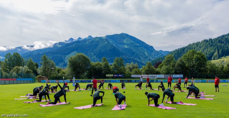 الشباب.. بروان يفرض مناورات مصغرة