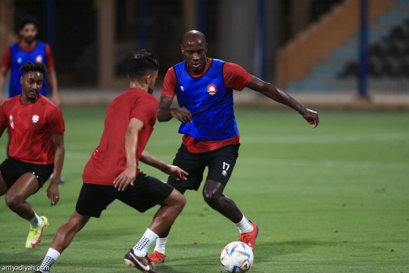 الرائد يلغي التدريبات