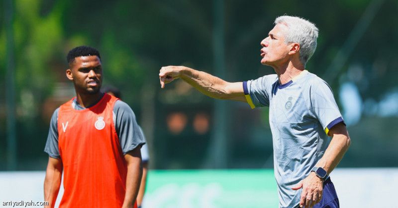 كاسترو ينطلق مع النصر