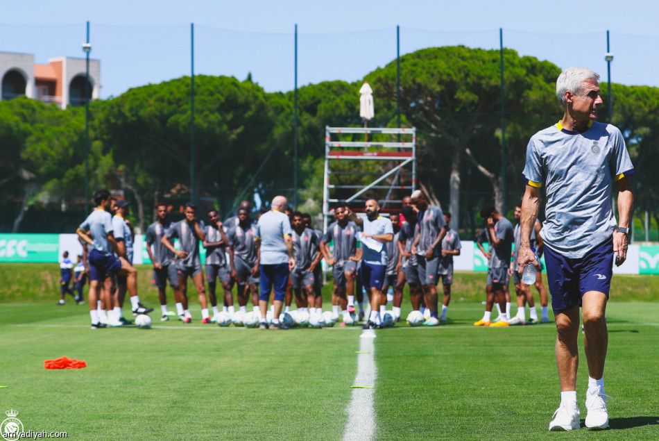 كاسترو: الفرصة أمام الجميع