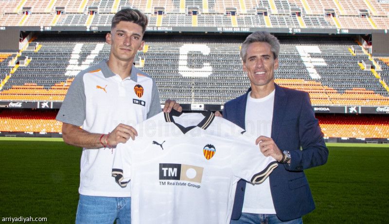 بيبيلو يدعم وسط فالنسيا