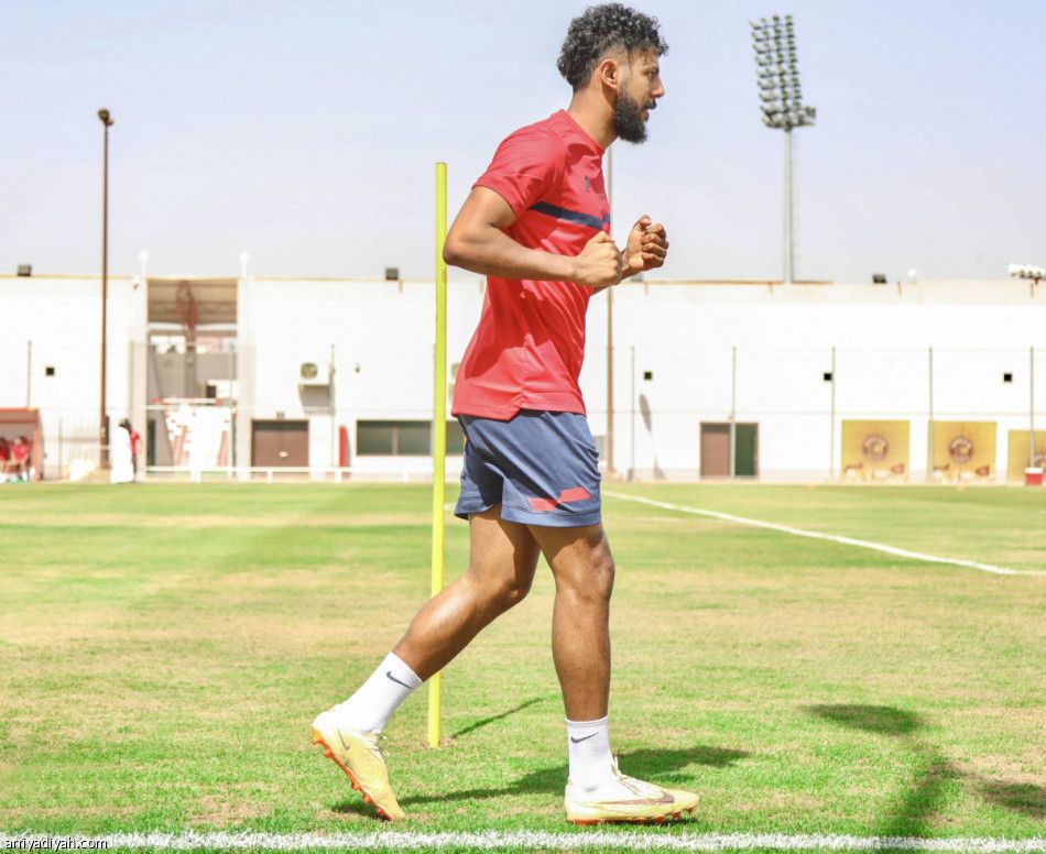 كونترا يكلف خافيير