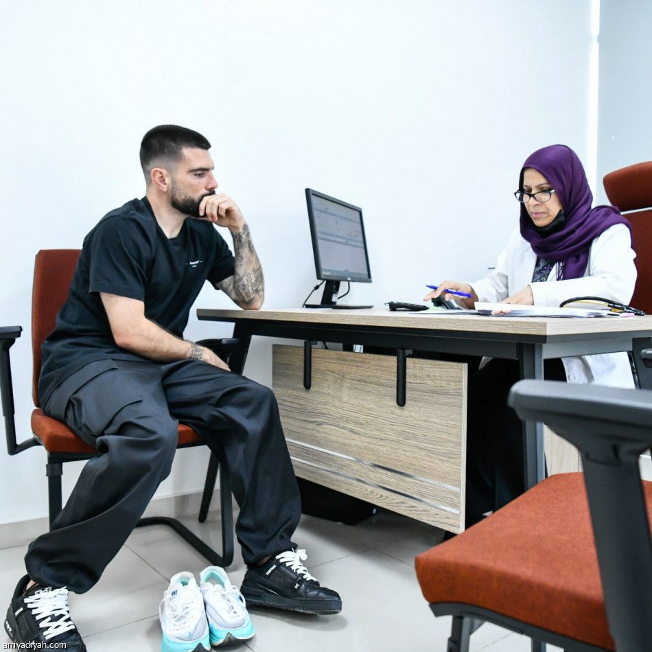 بيدرو يقسّم الخلجاويين